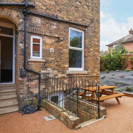 The Corner House سكرابورو